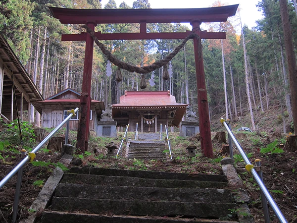 麓山神社